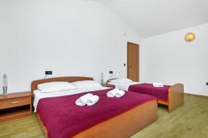 Apartments by the sea Cove Pokrivenik, Hvar - 2073