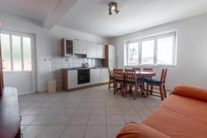 Apartments with parking space Sveta Nedilja, Hvar - 4049