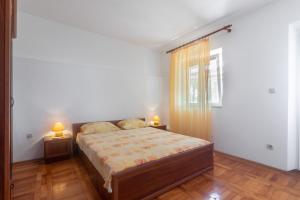 Apartments with parking space Sveta Nedilja, Hvar - 4049