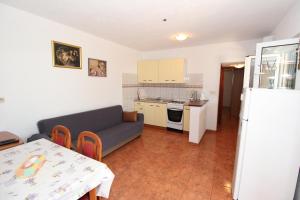 Apartments by the sea Mandre, Pag - 4084