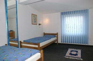 Apartments by the sea Mandre, Pag - 4098