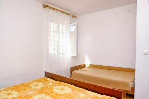 Apartments by the sea Kustici, Pag - 4129