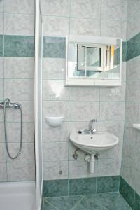 Apartments by the sea Kustici, Pag - 4129