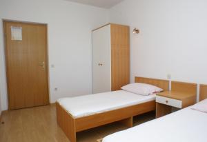 Apartments by the sea Slatine, Ciovo - 4294