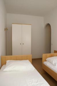 Apartments by the sea Slatine, Ciovo - 4294