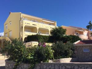 Apartments by the sea Kustici, Pag - 4104 