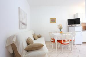 Apartments by the sea Seget Donji, Trogir - 2029