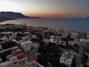 Heart of Kissamos Apartment