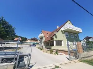 Mulató utca 1, 8 személyre - Alsóvonyarc