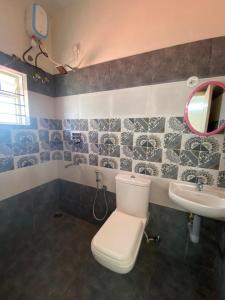 Solo Simrin Arcade Kadavanthra