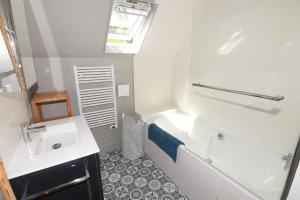 Appartements Les Pins Maison Vue sur Mer : photos des chambres