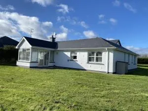 Castle Gardens Bungalow, Saint Helens Resort, Wexford - 3 Bedroom Sleeps 6 - Rosslare Harbour