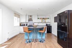 JOIVY Modern 2 bed flat near Murrayfield Stadium