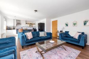 JOIVY Modern 2 bed flat near Murrayfield Stadium