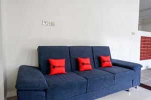 RedDoorz Plus near Pasar Gede Solo