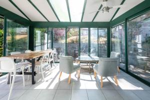 Maisons de vacances Maison a trois cents metre de la plage avec veranda lumineuse pour huit personnes : photos des chambres