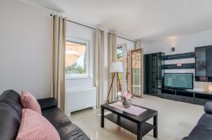 Apartments by the sea Malinska, Krk - 19227