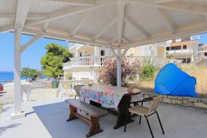 Family friendly seaside apartments Brodarica, Sibenik - 15270