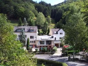 Ferien und Selbstversorgerhaus für Gruppen Sauerthaler Hof - Loreley - Weisel