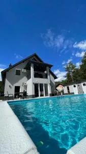 Vila Kristal - 别拉什尼察