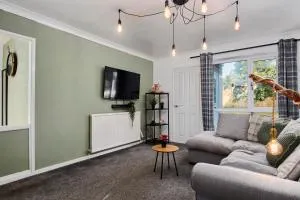 Cosy 2 bedroom flat, with parking & garden - 克拉姆灵顿