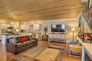 Cheerful Tiffin Digs in the Heart of Downtown - Финдли