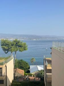 Casa Cannoni - Delizioso Appartamento Fronte Mare vista Stretto di Messina