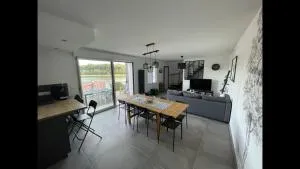 Cottage chaleureux avec vue sur lac - 诺让-巴西尼