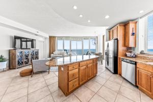 Lagoon Tower 901