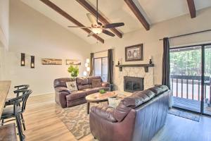 Pinetop Condo with Deck, Grill, 30 Mi to Sunrise Ski