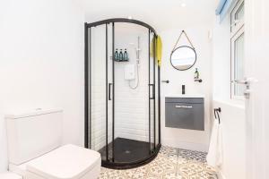 Sleep 10- The Lovely Lymington Lock off.