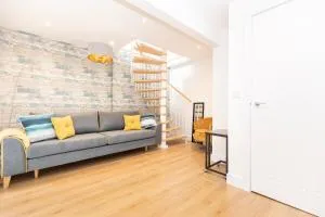 Sleep 10- The Lovely Lymington Lock off. - 米尔福德昂西