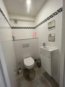 Maison spacieuse avec grand jardin et parking à 20 min de Lyon