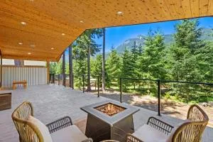 Cowlitz Manor House - Nisqually Vista