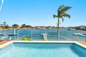 Sandy Shores - Absolute Waterfront & Swimming pool - Maclean