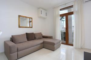 Apartments with parking space Mastrinka, Ciovo - 4324