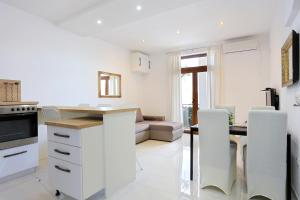 Apartments with parking space Mastrinka, Ciovo - 4324