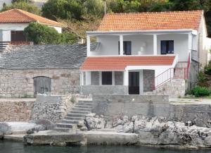 Apartments by the sea Cove Zarace - Gdinj, Hvar - 4596