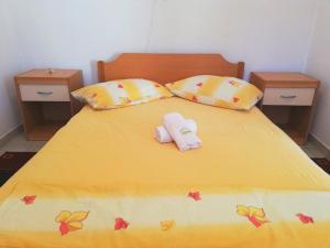 Apartments by the sea Cove Zarace - Gdinj, Hvar - 4596