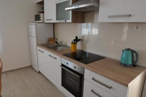 Family friendly seaside apartments Sumartin, Brac - 5771