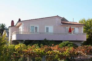 Apartments by the sea Sucuraj, Hvar - 5680