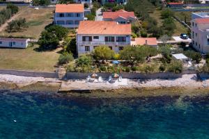 Family friendly seaside apartments Kozino, Zadar - 5756 