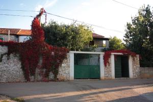 Holiday house with a parking space Sukosan, Zadar - 5818