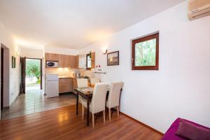 Apartments with parking space Nin, Zadar - 5857