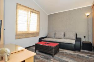 One-Bedroom Apartment with Terrace and Sea View room in Apartments and rooms with a swimming pool Sukosan Zadar - 5906