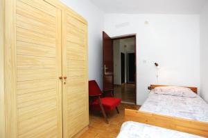 Seaside secluded apartments Cove Zavala - Gdinj, Hvar - 5717