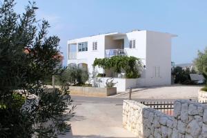 Apartments with a parking space Hvar - 5701