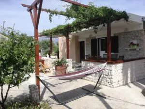 Seaside holiday house Sucuraj, Hvar - 5718 - Igrane