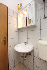 Apartments by the sea Biograd na Moru, Biograd - 5845