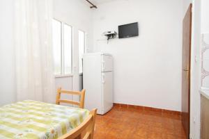 Apartments with a parking space Hvar - 5719